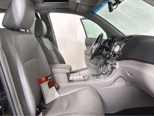 2013 Toyota Highlander SE