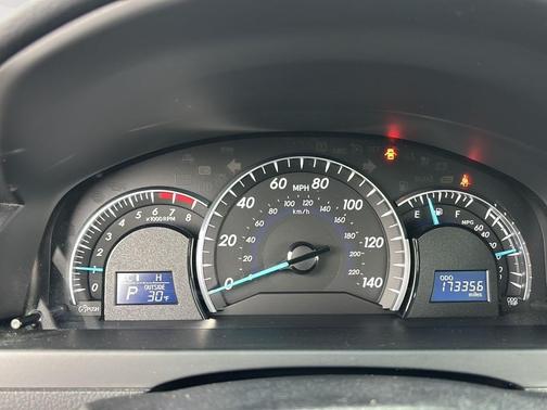 Classic Silver Metallic 2014 Toyota Camry XLE