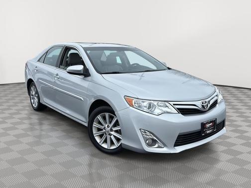 Classic Silver Metallic 2014 Toyota Camry XLE