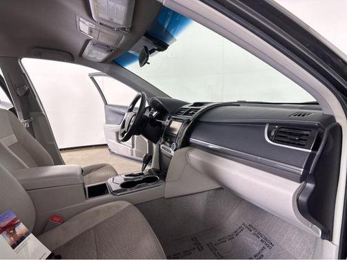 2013 Toyota Camry Hybrid LE