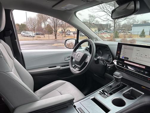 2025 Toyota Sienna XLE