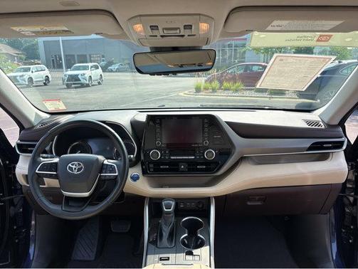 2022 Toyota Highlander Hybrid XLE
