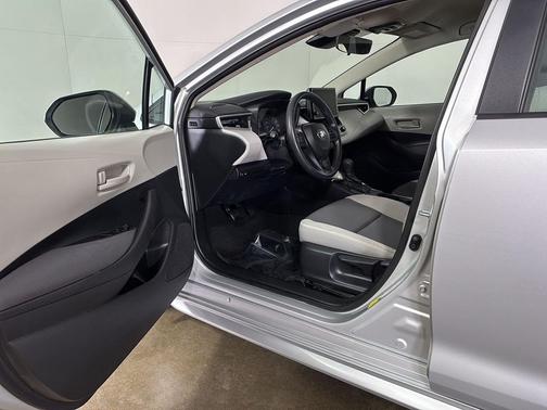 Classic Silver Metallic 2024 Toyota Corolla LE