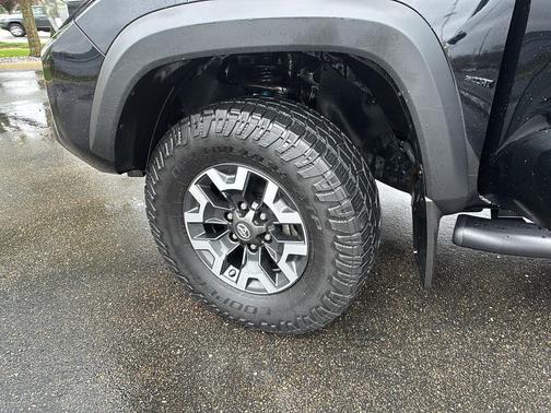 Midnight Black Metallic 2019 Toyota Tacoma TRD Off Road