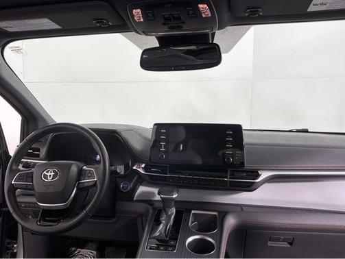 2022 Toyota Sienna XSE 7 Passenger