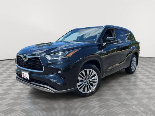 Midnight Black Metallic 2026 Toyota Highlander Hybrid Platinum