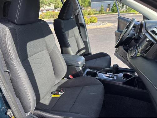 2017 Toyota RAV4 Hybrid XLE