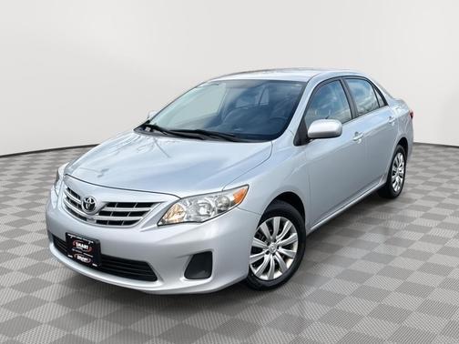 Classic Silver Metallic 2013 Toyota Corolla LE