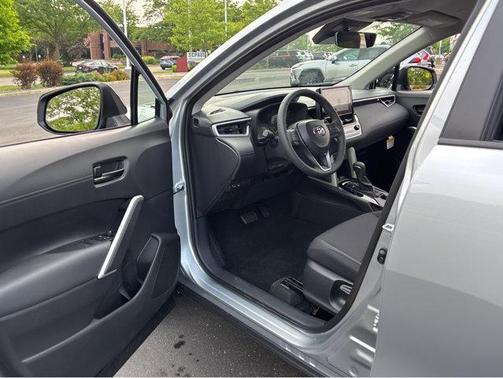 2025 Toyota Corolla Cross LE