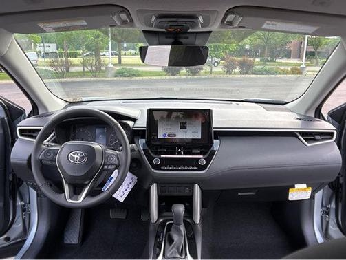 2025 Toyota Corolla Cross LE