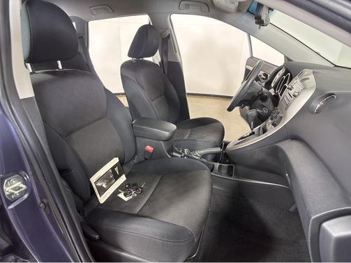 2009 Pontiac Vibe Base