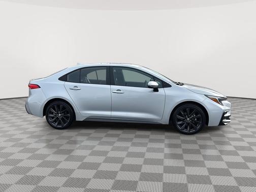 Classic Silver Metallic 2024 Toyota Corolla SE