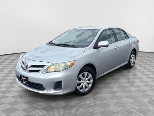 Classic Silver Metallic 2011 Toyota Corolla LE