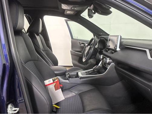 2021 Toyota RAV4 Hybrid SE