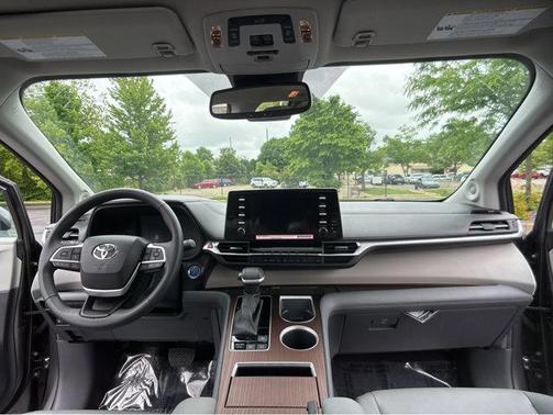 2024 Toyota Sienna XLE 7 Passenger