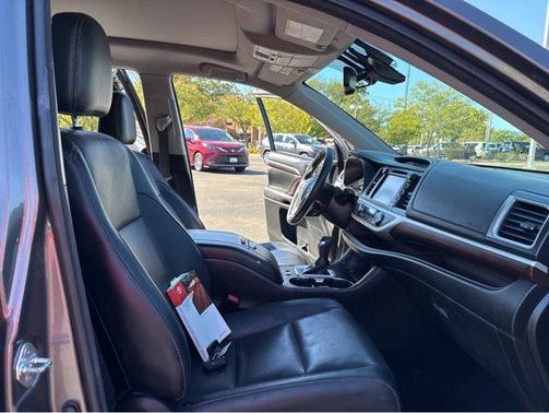 2016 Toyota Highlander Hybrid Platinum