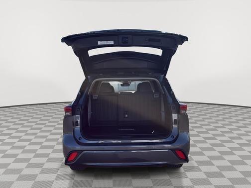 Magnetic Gray Metallic 2021 Toyota Highlander Hybrid Limited