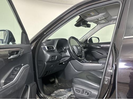 2020 Toyota Highlander Hybrid Platinum