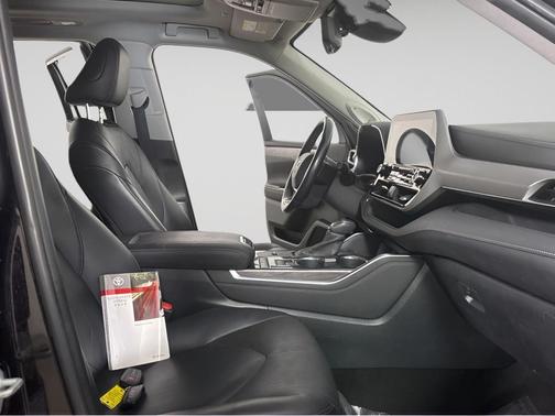 2020 Toyota Highlander Hybrid Platinum
