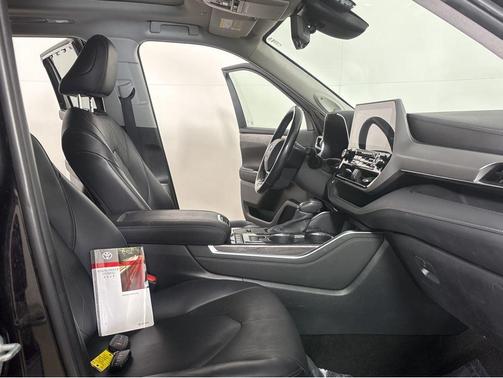 2020 Toyota Highlander Hybrid Platinum