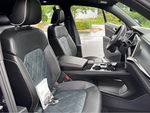 2024 Volkswagen Atlas Cross Sport 2.0T SEL Premium