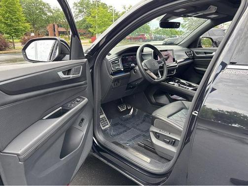2024 Volkswagen Atlas Cross Sport 2.0T SEL Premium