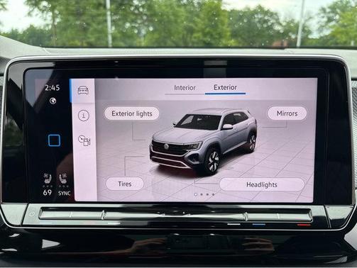 2024 Volkswagen Atlas Cross Sport 2.0T SEL Premium
