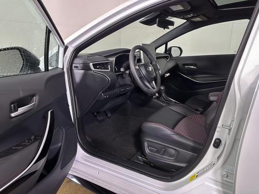 Wind Chill Pearl 2026 Toyota Corolla XSE