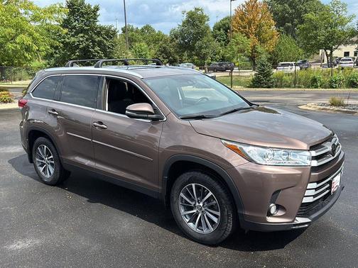 Toasted Walnut Pearl 2019 Toyota Highlander XLE