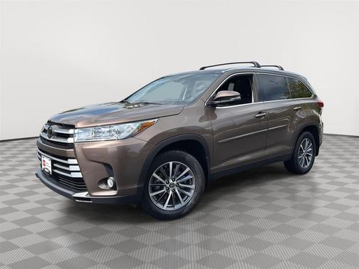 Toasted Walnut Pearl 2019 Toyota Highlander XLE