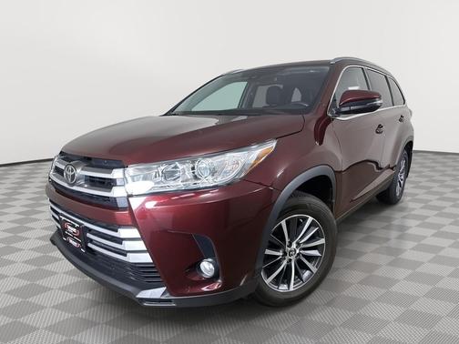Ooh La La Rouge Mica 2019 Toyota Highlander XLE