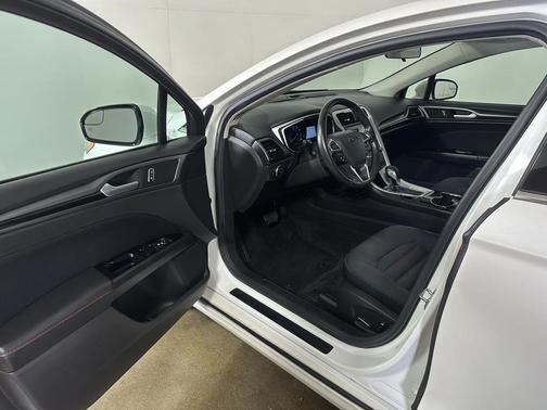 White Platinum Metallic Tri-Coat 2015 Ford Fusion SE