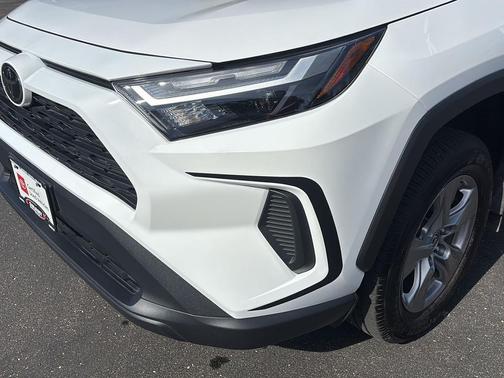 Ice Cap 2025 Toyota RAV4 XLE