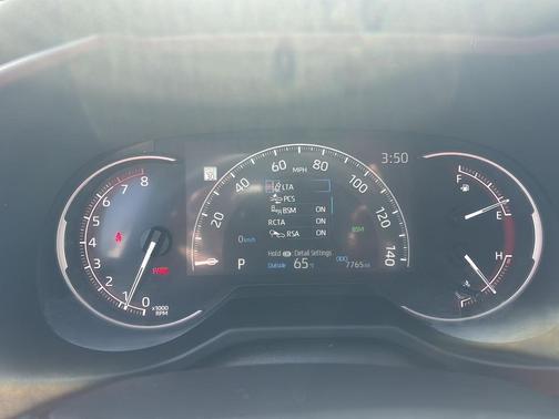 Ice Cap 2025 Toyota RAV4 XLE