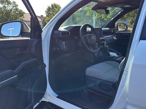 Ice Cap 2026 Toyota Tacoma SR5