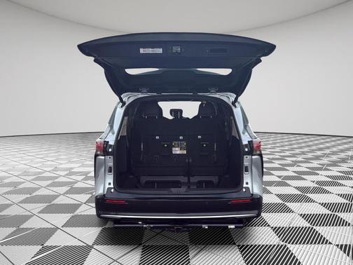 2022 Toyota Sienna Platinum