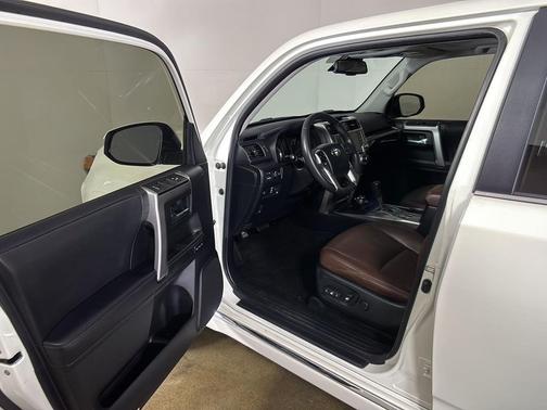 Blizzard Pearl 2022 Toyota 4Runner Limited