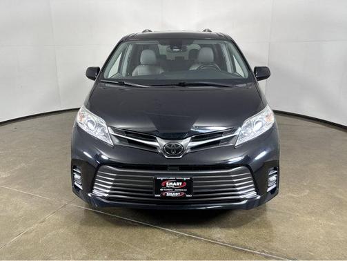 2018 Toyota Sienna XLE