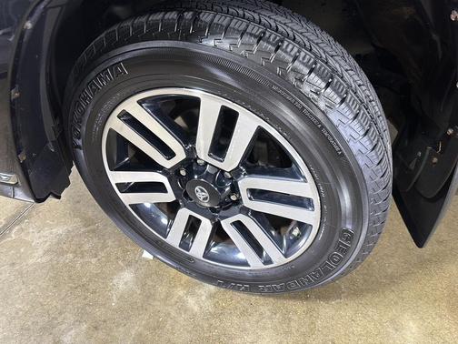 Midnight Black Metallic 2019 Toyota 4Runner Limited
