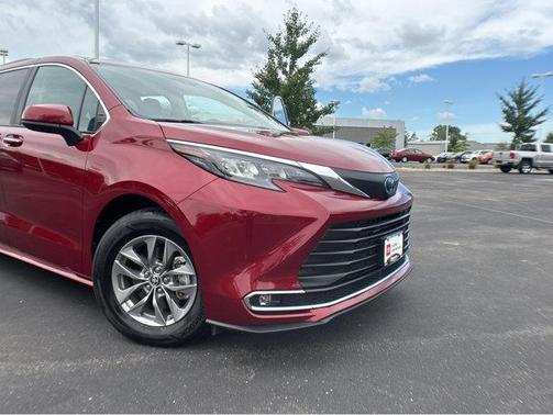2024 Toyota Sienna XLE 7 Passenger