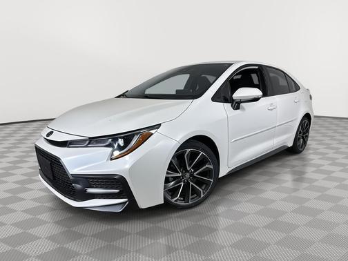 Blizzard Pearl 2021 Toyota Corolla SE