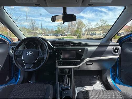 2016 Scion iM 5dr HB CVT