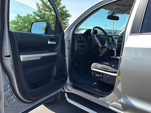 Silver Sky Metallic 2016 Toyota Tundra SR5