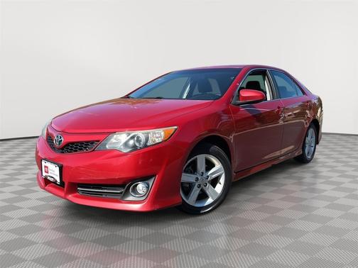 Barcelona Red Metallic 2013 Toyota Camry SE