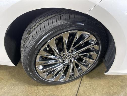 2024 Lexus ES 350 Ultra Luxury