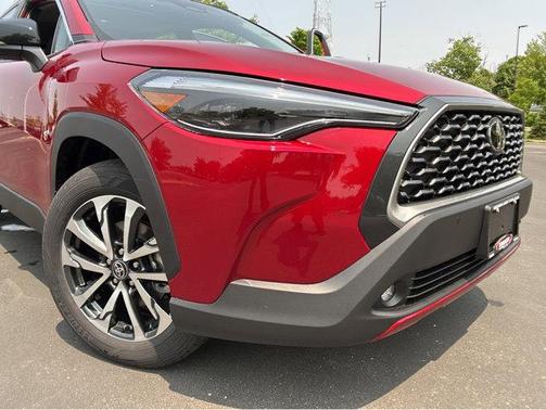 2025 Toyota Corolla Cross XLE