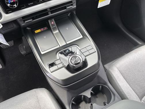 Overcast 2026 Toyota C-HR XSE
