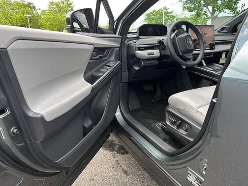 Overcast 2026 Toyota C-HR XSE