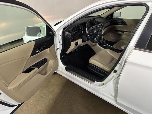 White Orchid Pearl 2015 Honda Accord EX-L