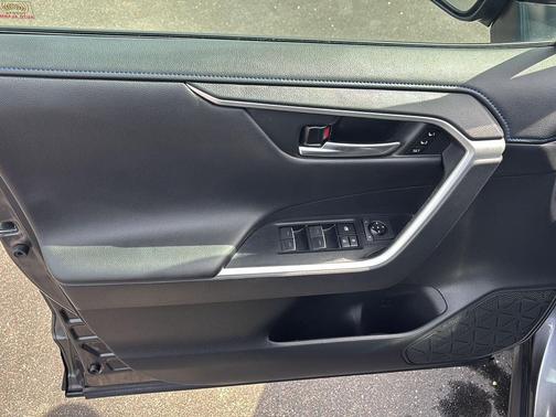 Magnetic Gray Metallic/Midnight Black Metallic 2022 Toyota RAV4 Hybrid SE